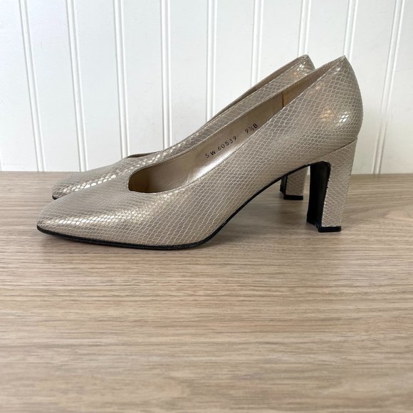 Stuart Weitzman gold reptile pumps - size 9.5B - Picture 1 of 9
